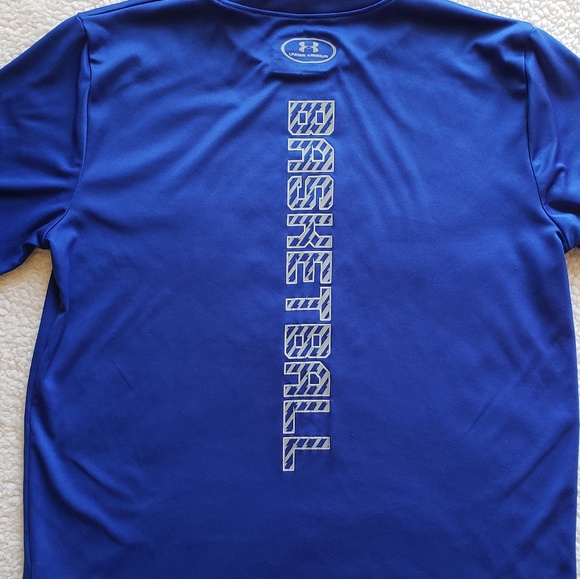 Two Boys Under Armour heat gear shirts - Picture 4 of 4